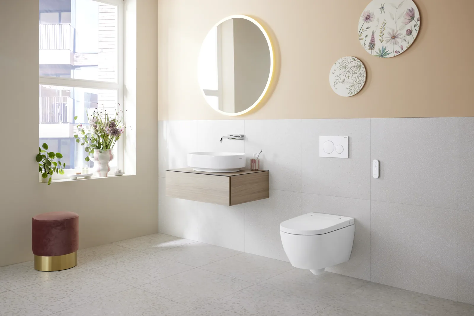 Geberit AquaClean Alba Dusch-WC im Badezimmer